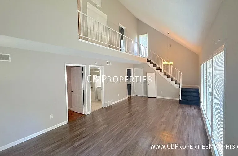 3136 Sycamore View Rd — Photo 2