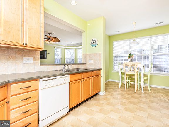 4th image of 38335 N Mill Ln Unit 130