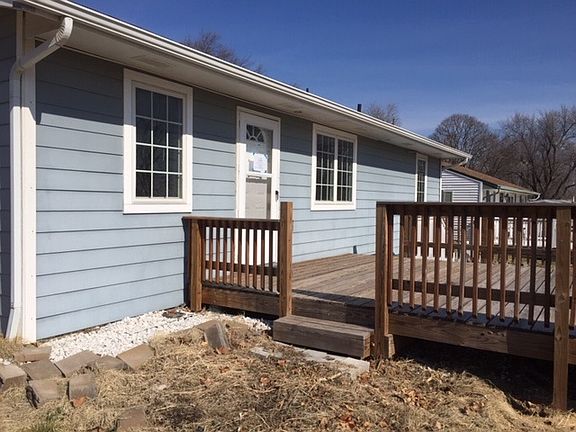 2nd image of 526 Sheridan Dr