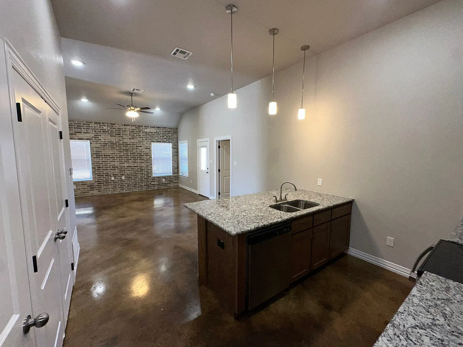 2407 Briar Hollow Drive — Photo 4