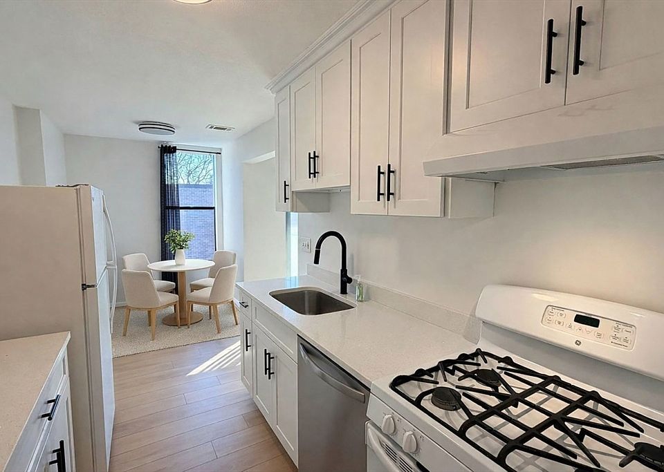 1st image of 30 Shrewsbury Green Dr Unit K