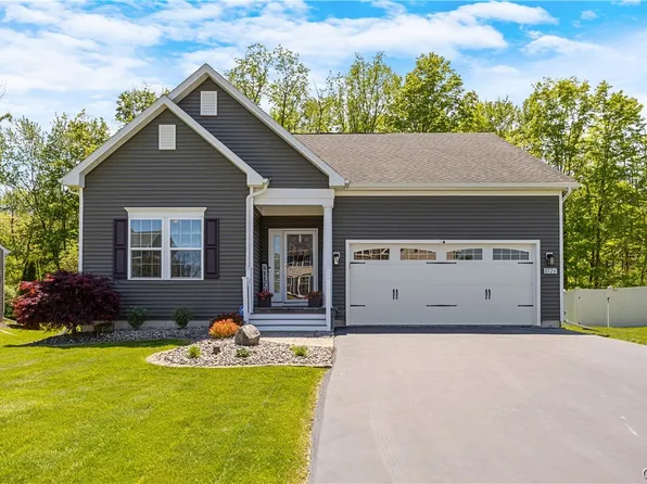 8526 McNamara Dr, Clay, NY 13041