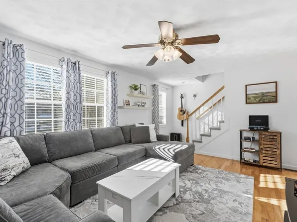 81 Salem Rd Unit 74, Billerica, MA 01821