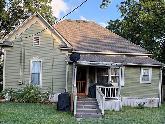 3rd image of 300 NW 3rd St