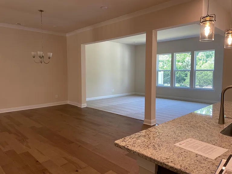 207 Heathbrook Ln — Photo 3