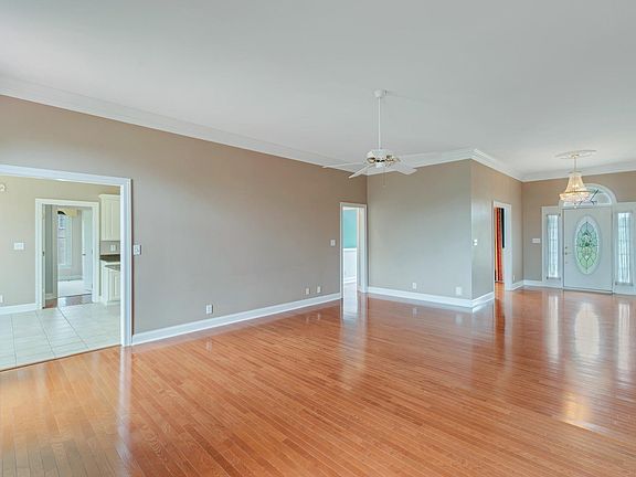 4th image of 2851 Carriage Way
