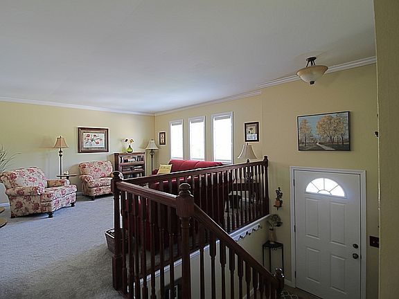 3rd image of 3019 Sunrise Dr