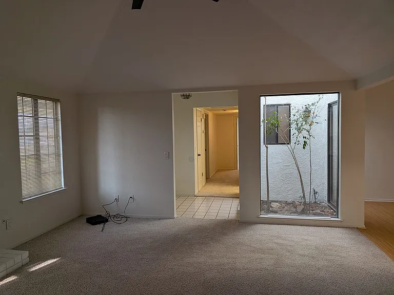 1757 Douglas Ave — Photo 7