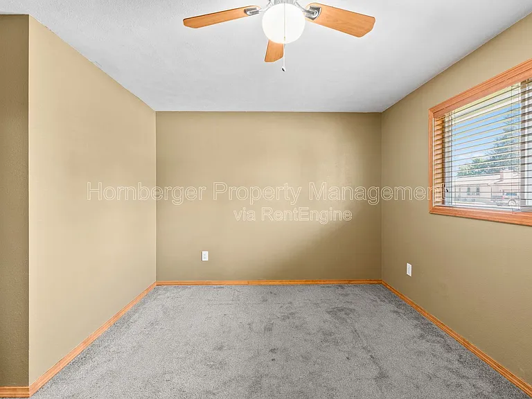 1703 N Walnut Rd — Photo 9
