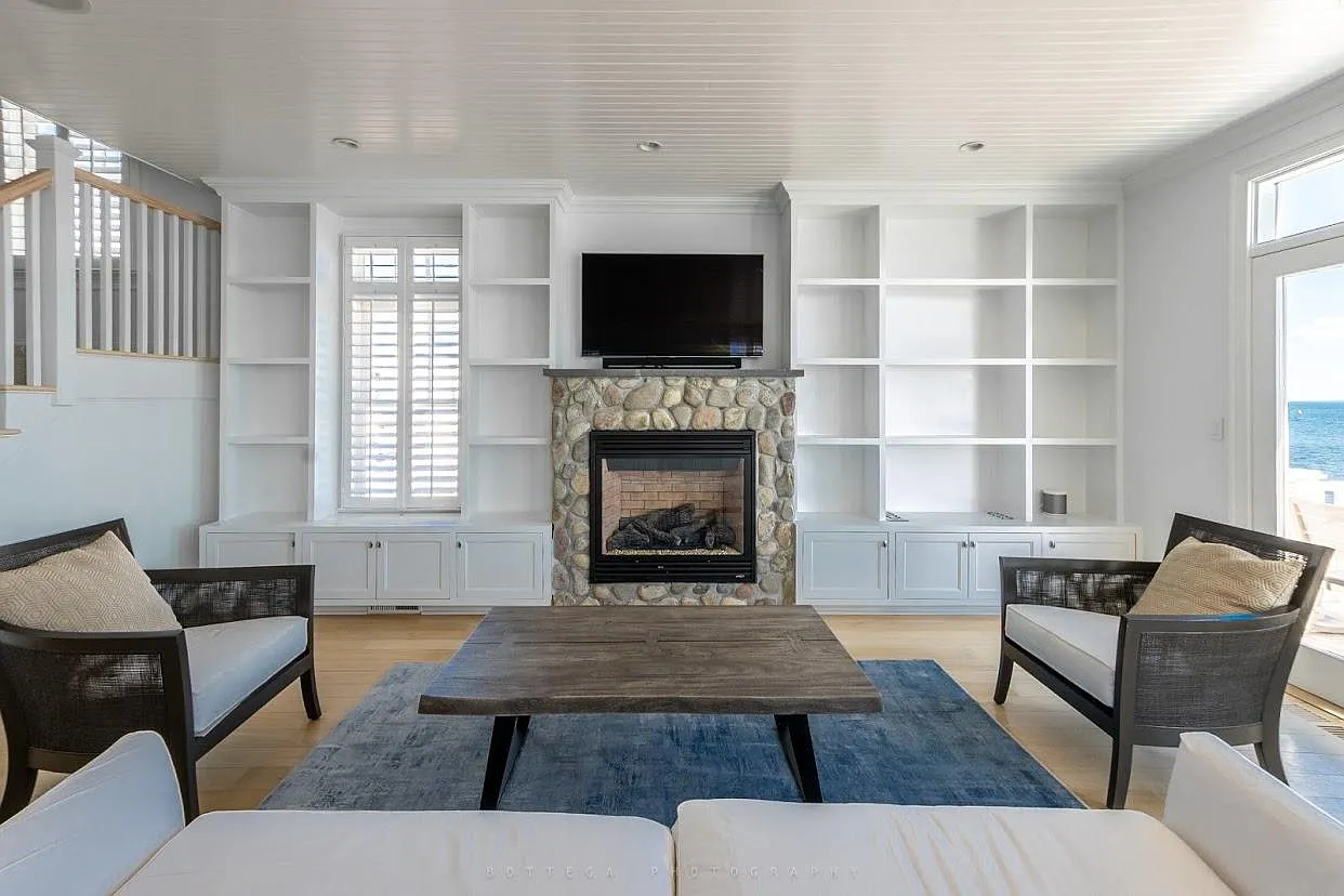 2123 Fairfield Beach Rd — Photo 2