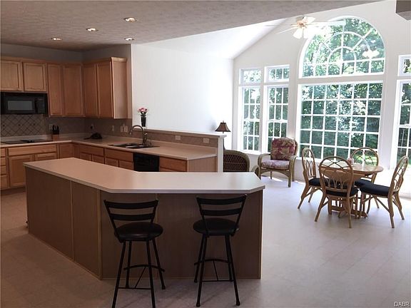 4th image of 3499 Queen Victoria Ct
