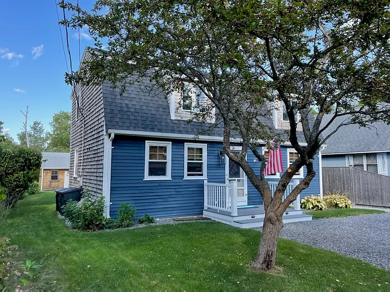 7 Laurel Ln — Photo 2