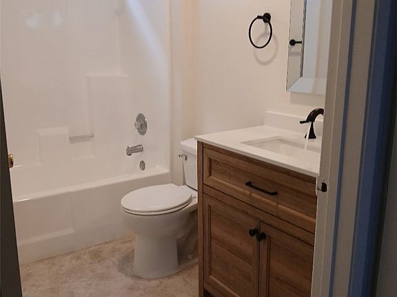 5th image of 14551 Vose St #14551C