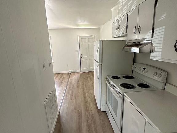 3rd image of 1203 Avondale Dr APT 21