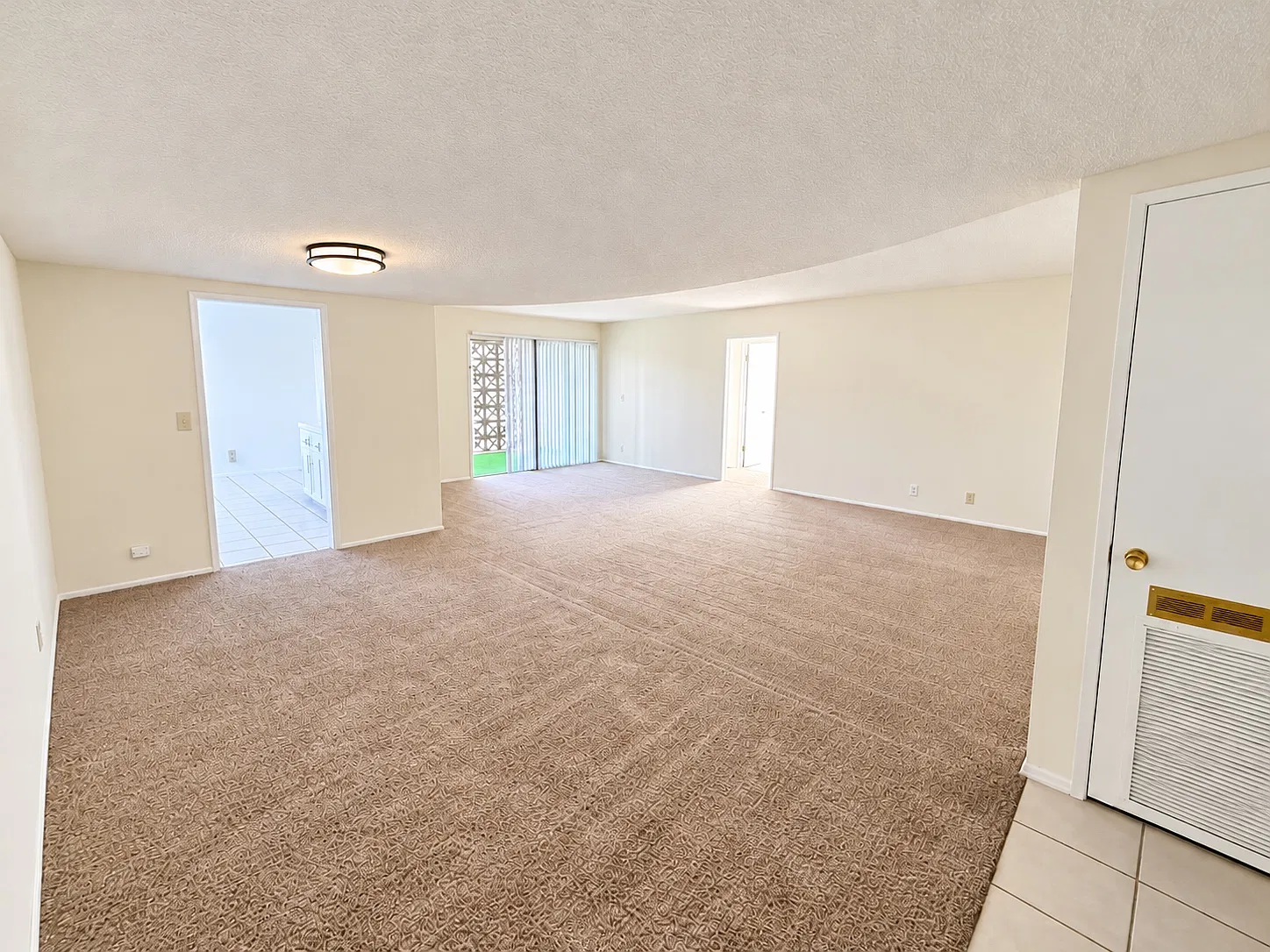2 bed, 1300 sqft, $2,750 — Photo 1