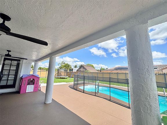 4th image of 15421 SW 158th St