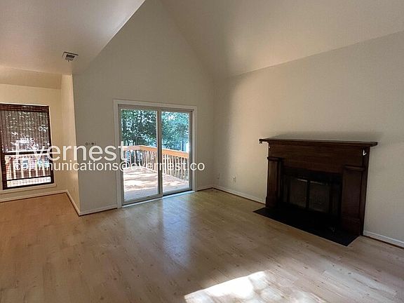 5th image of 128 Sharps Rd