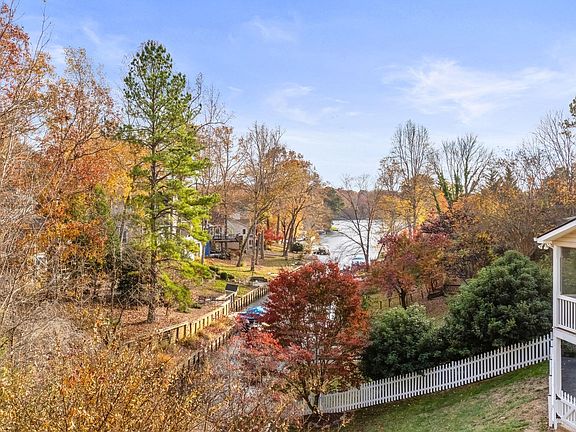 5th image of 802 Jefferson Dr