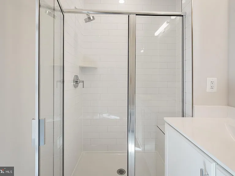 945 Sycamore Dr SE — Photo 25