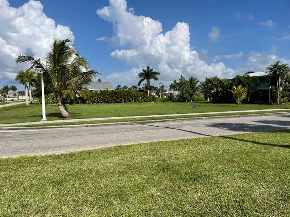 501 Collier Ave, Everglades, FL 34139