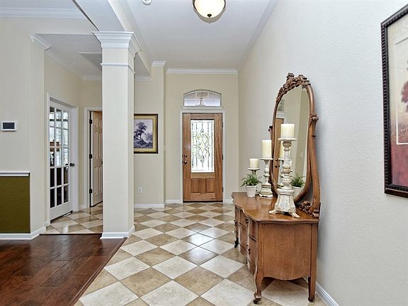 5th image of 524 Victoria Dr