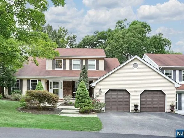 15 Birdseye Cir, Wayne, NJ 07470