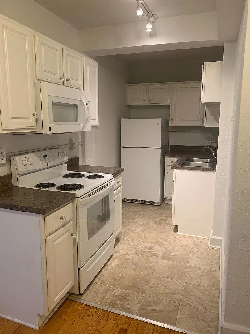 727 N Capitol Ave - G101 — Photo 1