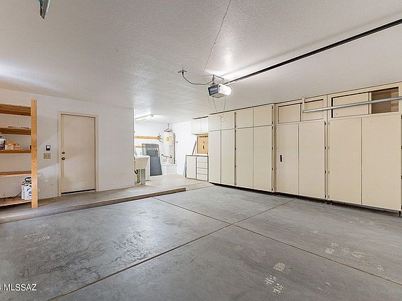 4th image of 986 E Desert Glen Dr
