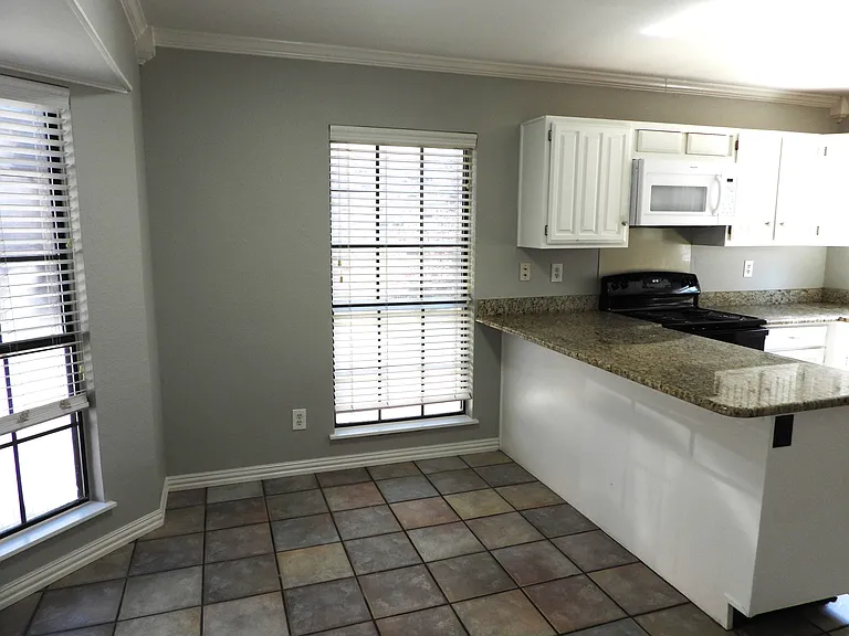 4090 Windhaven Ln — Photo 11