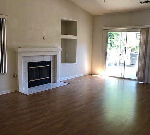 5th image of 906 Eucalyptus Ct