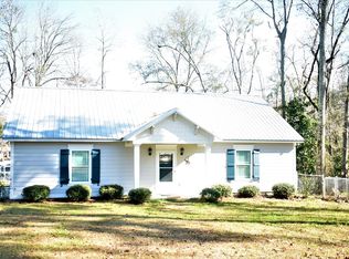 669 Smoak Bridge Cir, Warwick, GA 31796