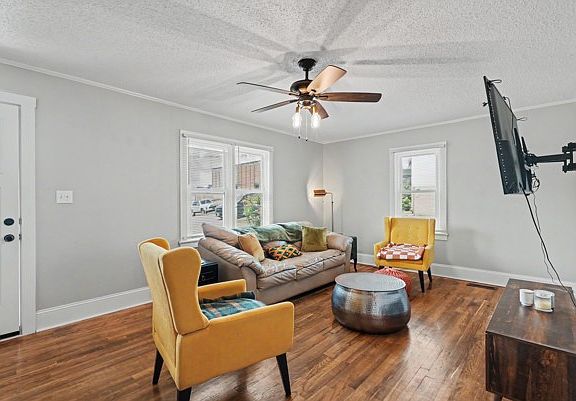 3rd image of 401 College Ave E