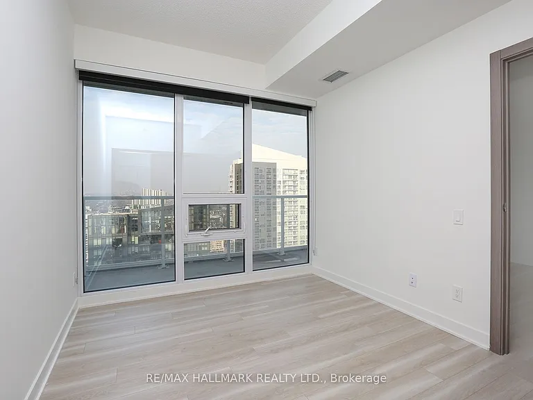 17 Bathurst St #4007 — Photo 23