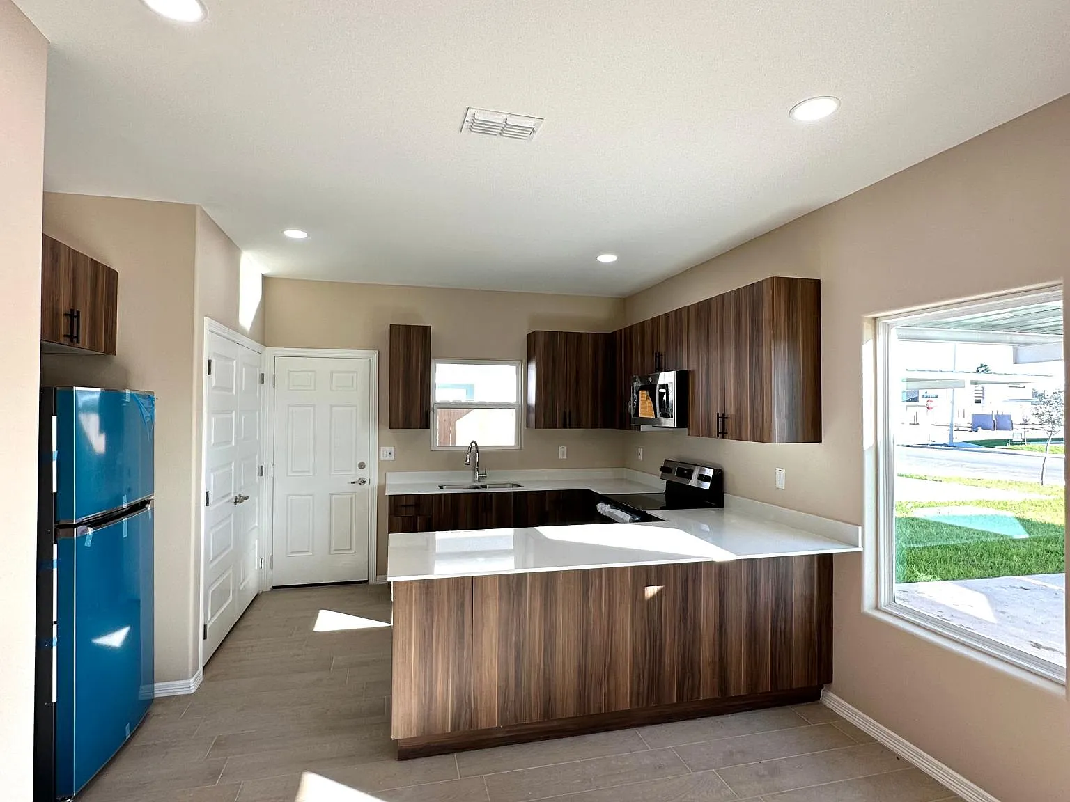 2914 W Kenwood St — Photo 4