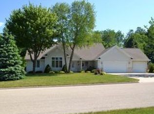111 Sunrise Ct, Bonduel, WI 54107