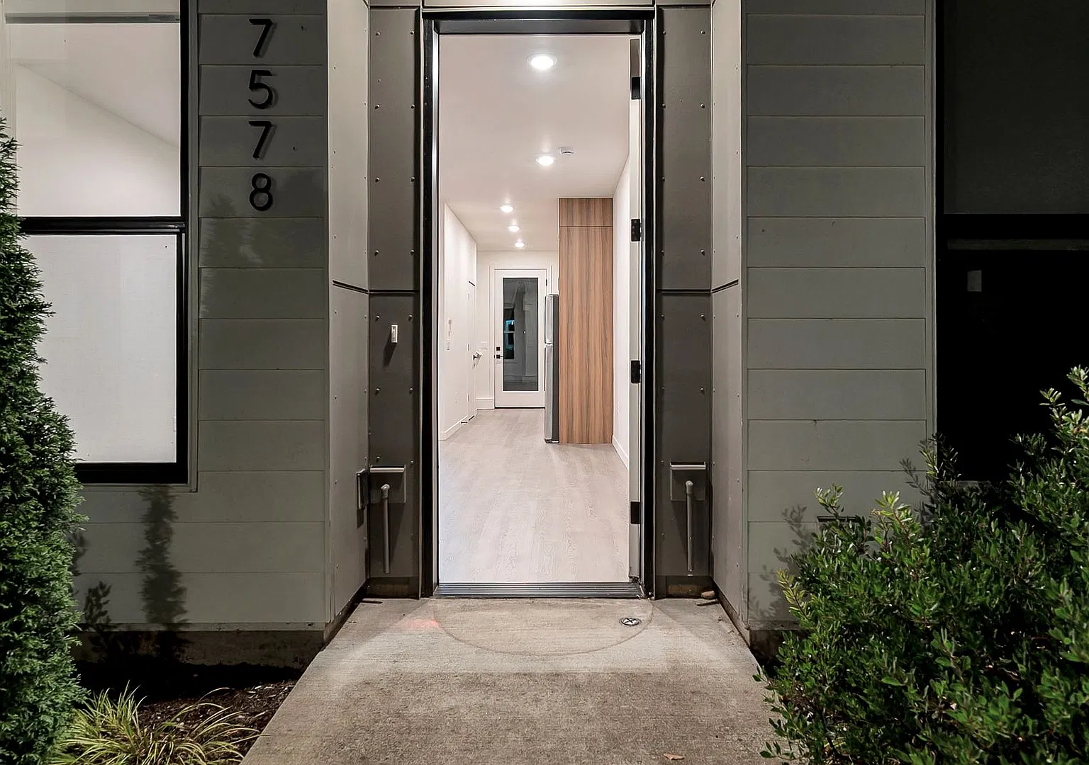 Emerald Townhomes — Photo 2