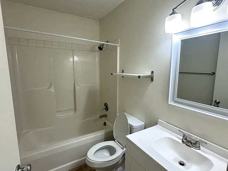 953 Irwin St #13 — Photo 6