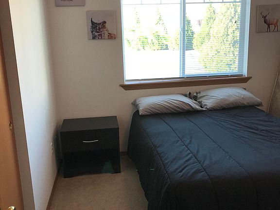 3rd image of 70 Beacon Dr Unit C