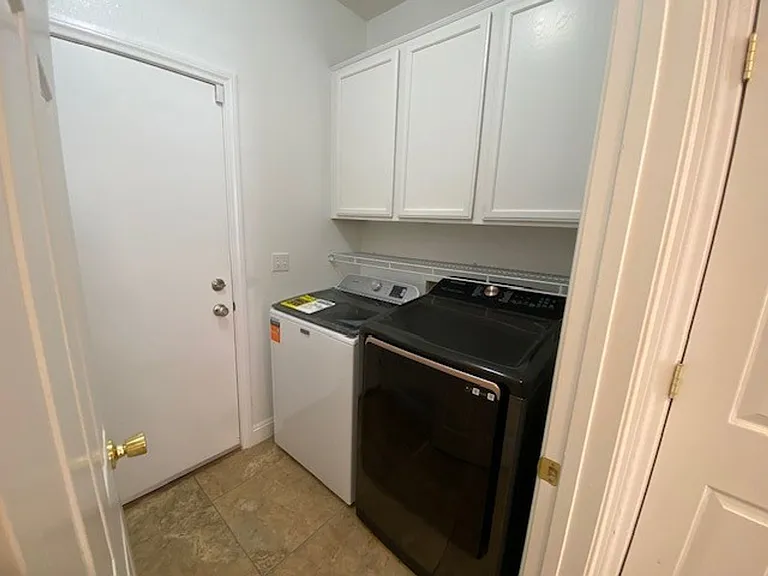 8065 Caspian Moon Dr — Photo 10