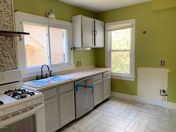 2nd image of 2039 Whitford Ave