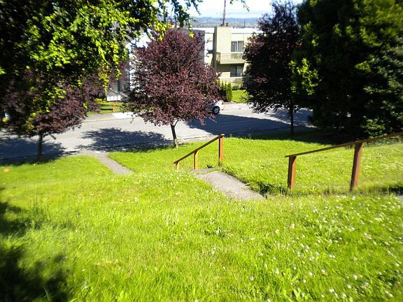 2nd image of 3128 Lombard Ave