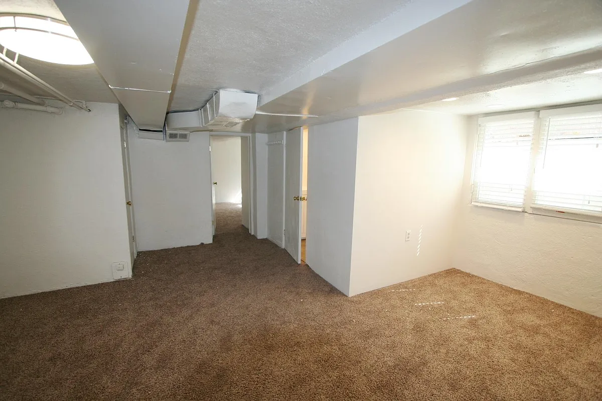 Building Photo - 1237 N Emerson St #2