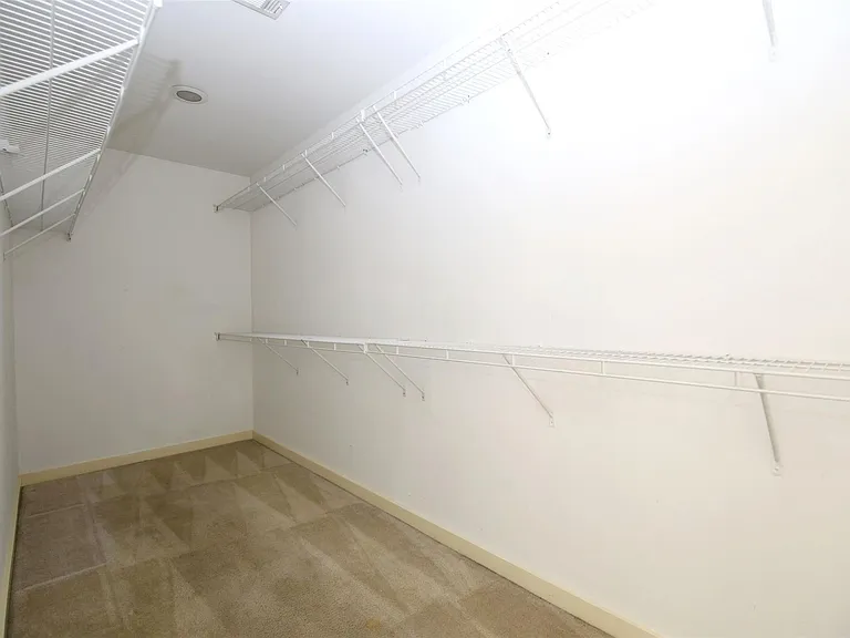 2819 Crawford St — Photo 17