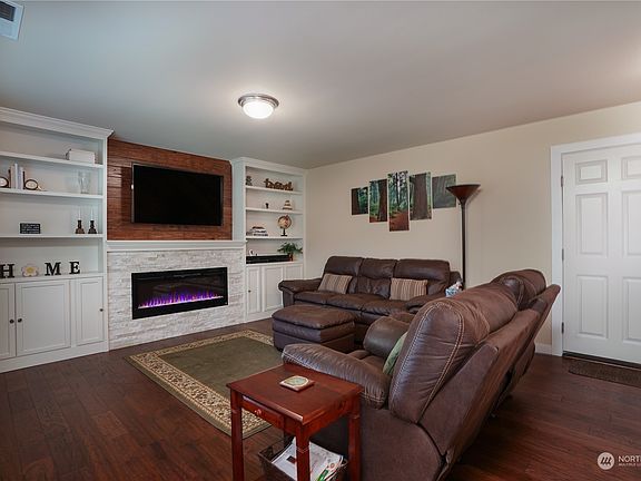 2nd image of 20210 51st Avenue E