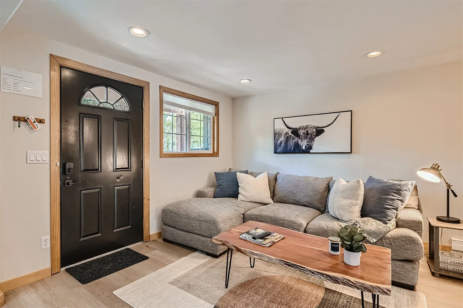 4 bed, 1320 sqft, $4,200 — Photo 4