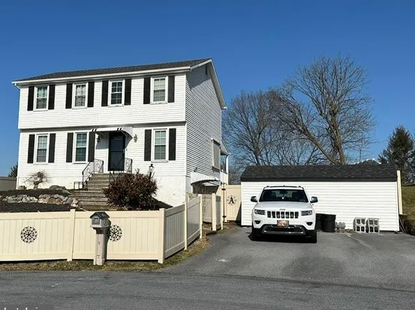6 Cherry Ln, Newmanstown, PA 17073