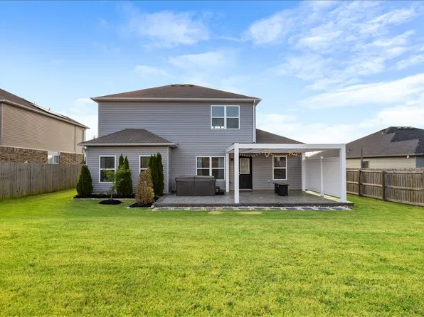 901 SW Loudon Dr, Bentonville, AR 72712