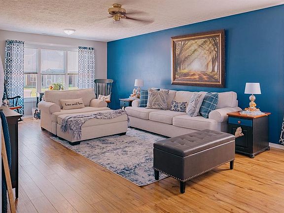 4th image of 2406 Cascades Point