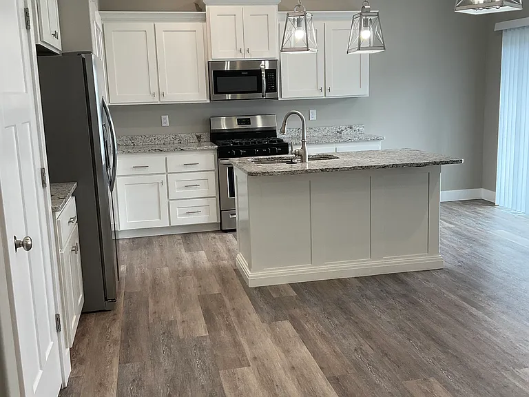 633 Lincoln St — Photo 8