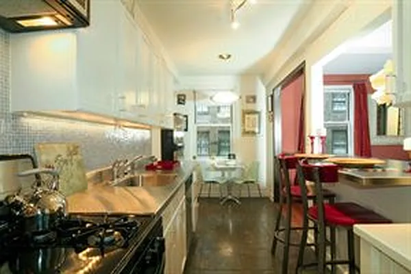 Sold by Douglas Elliman | media 24